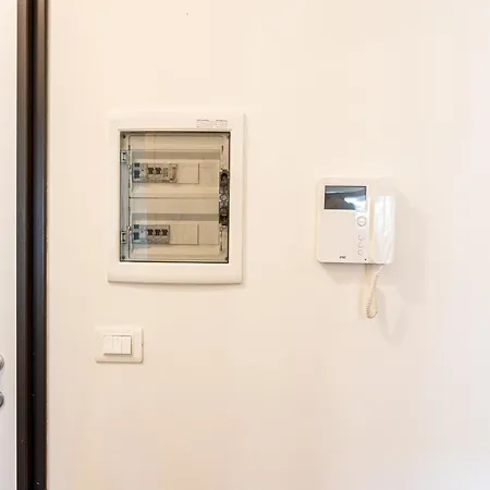 Mrb Real Estate - Maison Ludovica - Monolocale Moderno Con Giardino Apartment *