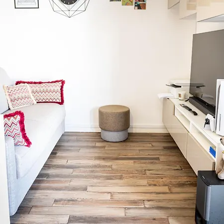 Mrb Real Estate - Maison Ludovica - Monolocale Moderno Con Giardino Frattocchie