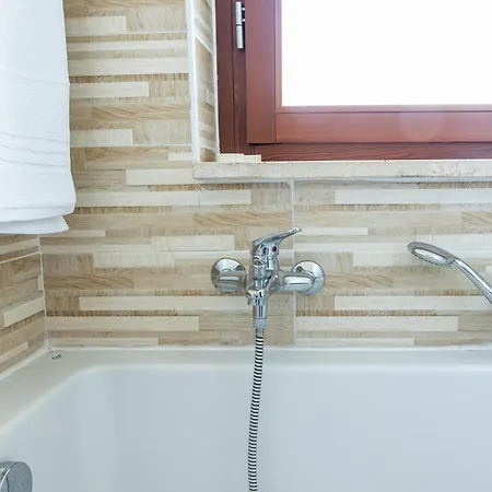 Mrb Real Estate - Maison Ludovica - Monolocale Moderno Con Giardino * Frattocchie